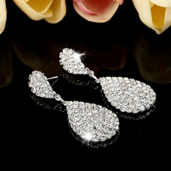 🎀 Full Crystal Rhinestone Drop Earings - Picture 6 of 7
